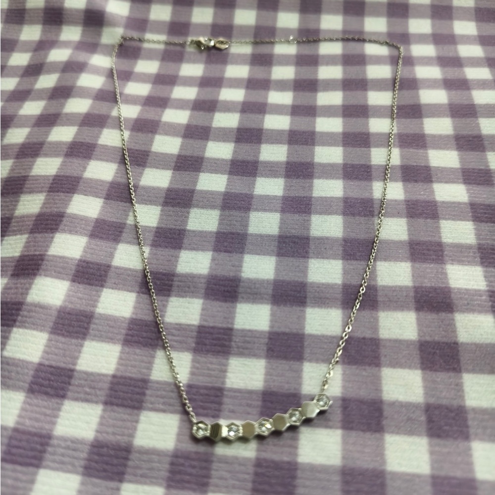 Elegant Hexagonal Silver Necklace with Crystal Accents - Picture 2 of 10